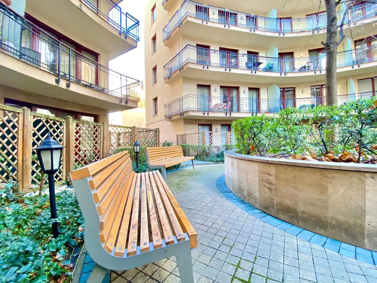Downtown Vibe-Kiraly I Apts W Private Balcony Budapest